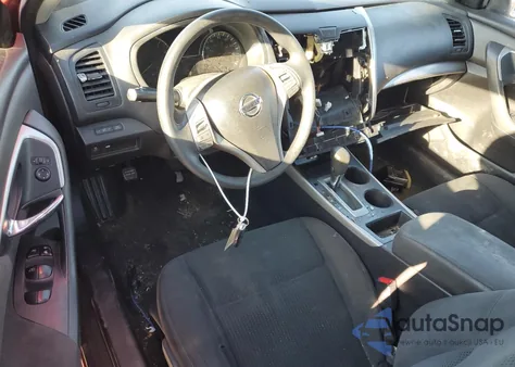 2015 Nissan Altima 2.5 z USA, uszkodzony, nr VIN 1N4AL3AP8FC129724